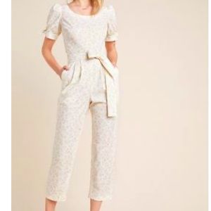 Anthropologie jumper in a beautiful off white with hay-colored floral print.